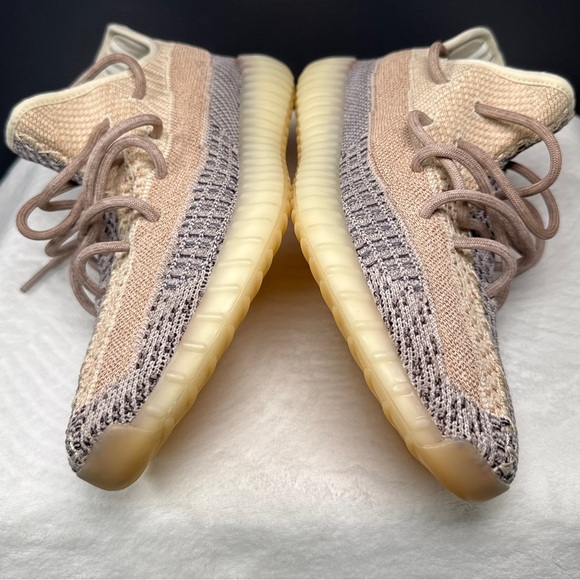 Yeezy Boost 350 V2 'Ash Pearl' – Size 11M - Picture 1 of 3